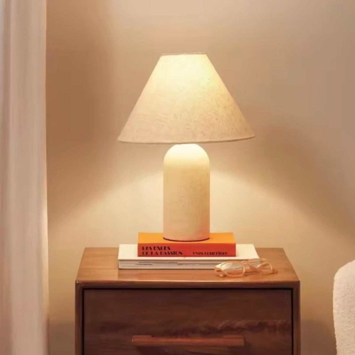 Valstola Table Lamp