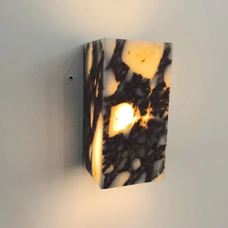 Valtvia Wall Lamp