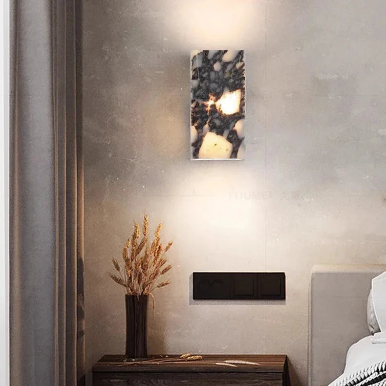 Valtvia Wall Lamp