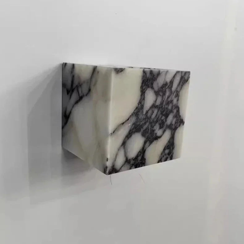 Valtvia Wall Lamp
