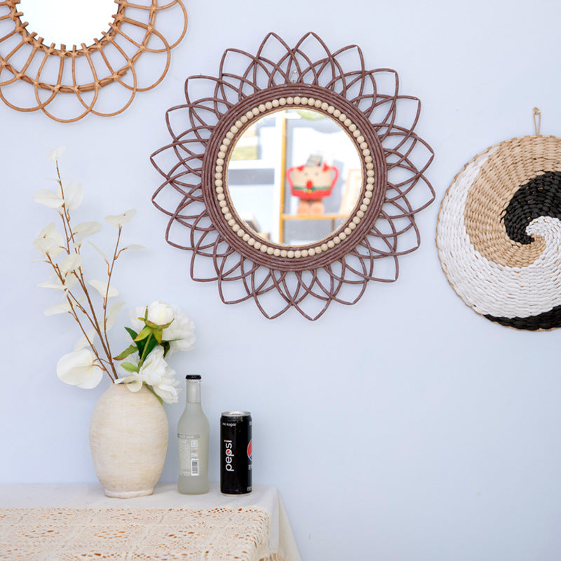 Wall Mirror with Elaborate Macrame Frame | Thrascher