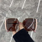 Women's Oversized Square-Lens Sunglasses with Glamorous Frame, view 4