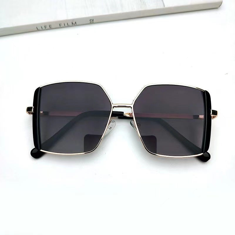 Women's Oversized Square-Lens Sunglasses with Glamorous Frame, view 5
