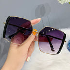 Women's Oversized Square-Lens Sunglasses with Glamorous Frame, view 6