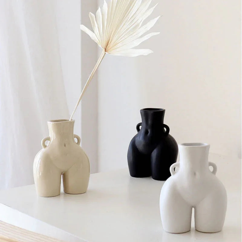 Yarbvia Sculpture Vase