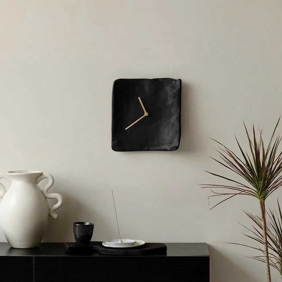 Yarlvia Wall Clock